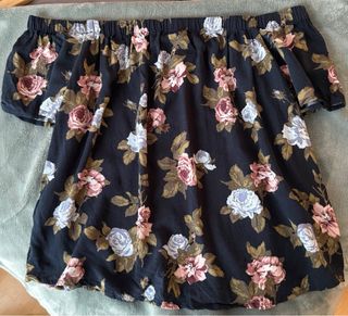 Blusa floral sin tirantes
