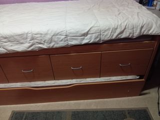 Habitació juvenil, amb llit supletori i armari