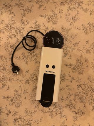 Cafetera Nespresso Krups Essenza Mini Blanca