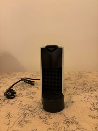 Cafetera Nespresso Krups Essenza Mini Blanca