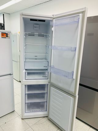Nevera Combi Beko 2m con garantía