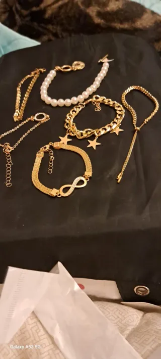 6 Pulseras Niñas Doradas y Perlas