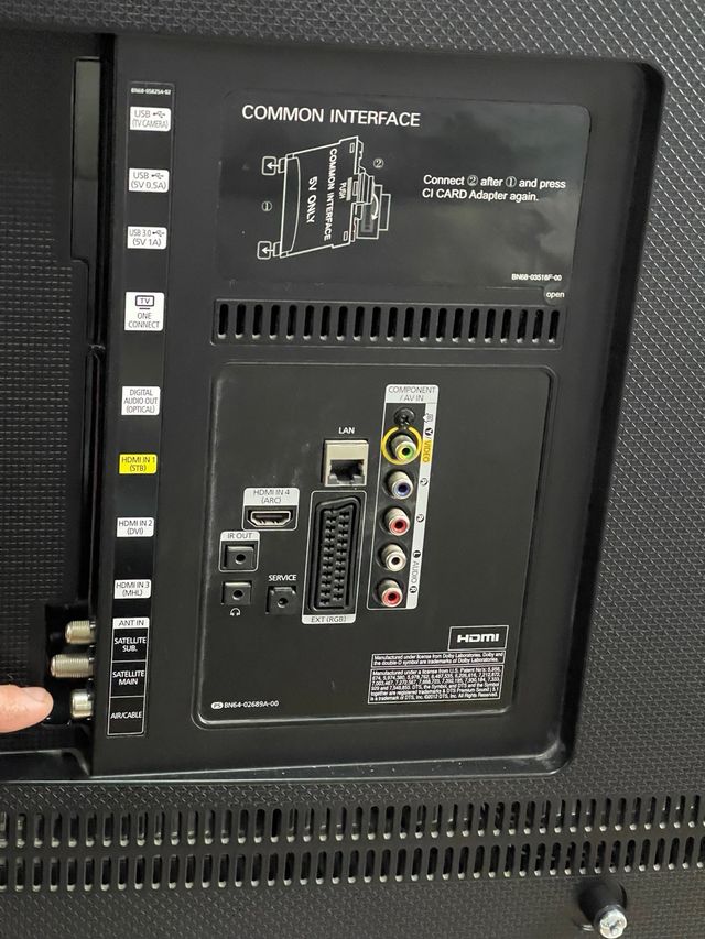 Samsung TV uhd ultra high definition 4k ovalada 55