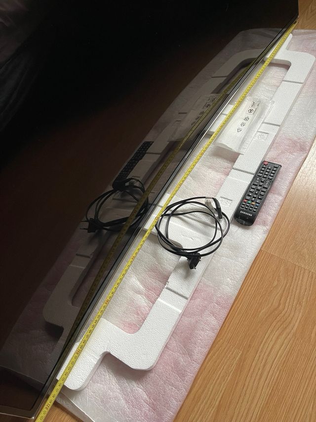 Samsung TV uhd ultra high definition 4k ovalada 55