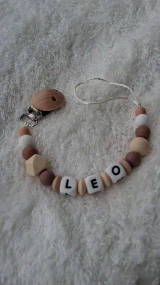 Chupetero personalizado LEO