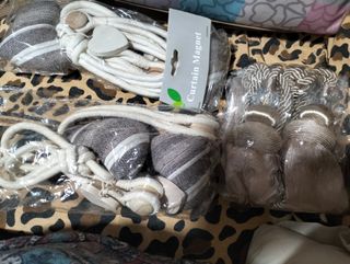 Agarraderas de cortina doradas y marrones