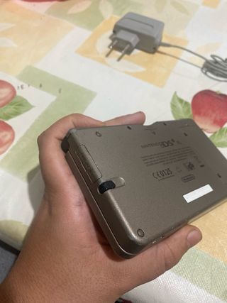 Nintendo DSi XL Negra con Cargador