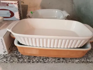 Vajilla de cerámica variada