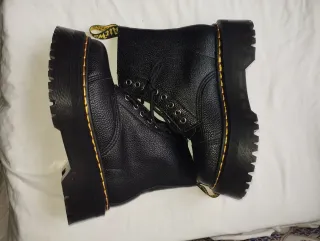 Botas Dr. Martens negras plataforma