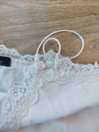 Camiseta tirantes rosa encaje