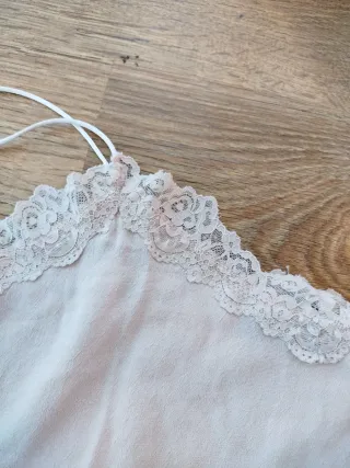 Camiseta tirantes rosa encaje