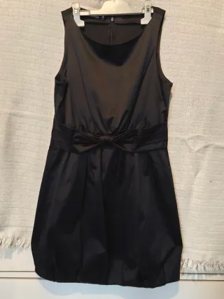 Vestido negro con lazo