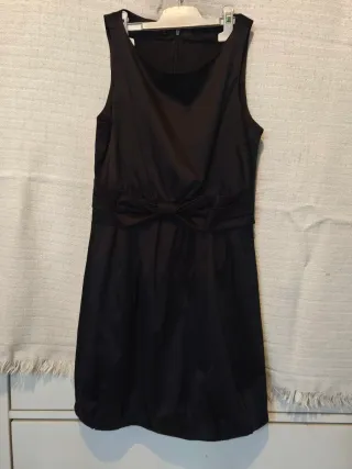 Vestido negro con lazo
