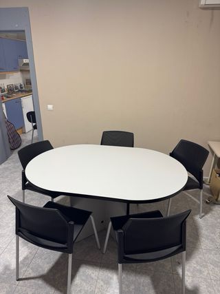 Mesa de oficina ovalada