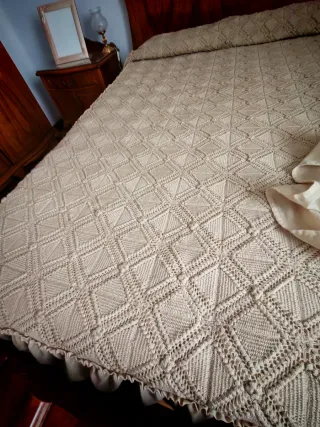 Colcha ganchillo café con leche