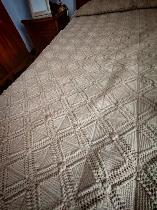 Colcha ganchillo café con leche