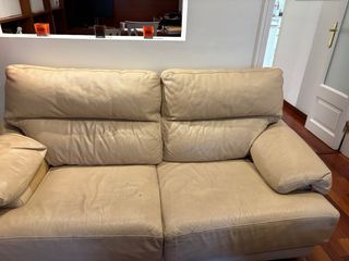 Sofá de piel 2 plazas beige