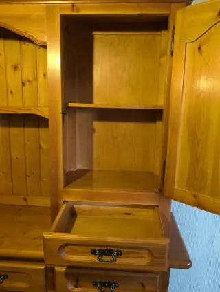 Mueble de salón de madera