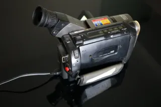 Sony Handycam Hi8 CCD-TRV46E