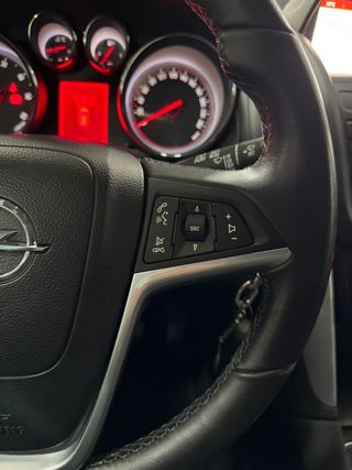 Opel Zafira Tourer 2016