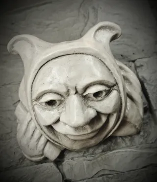Gargoyles Face Stone Décor