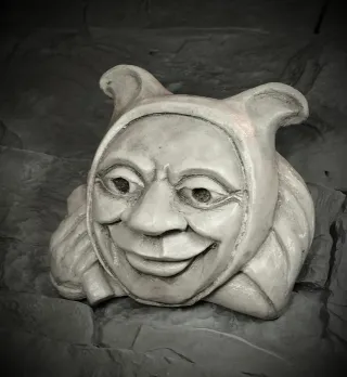 Gargoyles Face Stone Décor