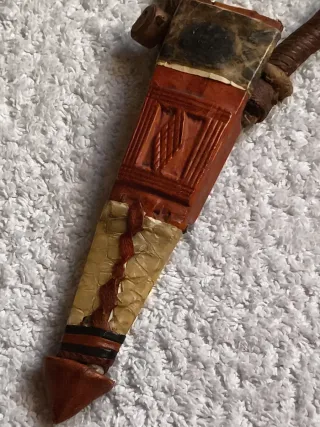 TEBU AFRICANA CON FUNDA DE CUERO, ACERO Y PIEL