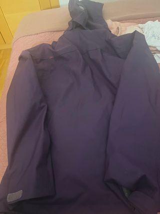 Chubasquero Quechua Morado