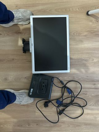 Monitor Acer con base e cavi