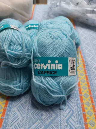 6 Gomitoli Lana Azzurra 40g