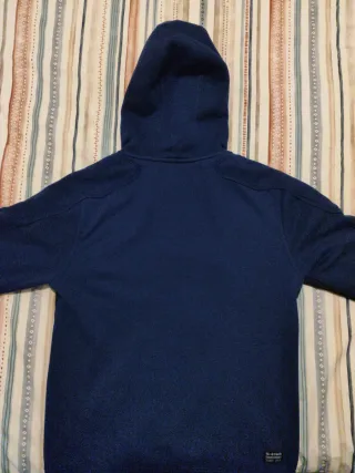 Chaqueta Replay azul y negra con capucha