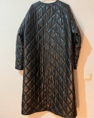 Abrigo largo efecto piel Zara