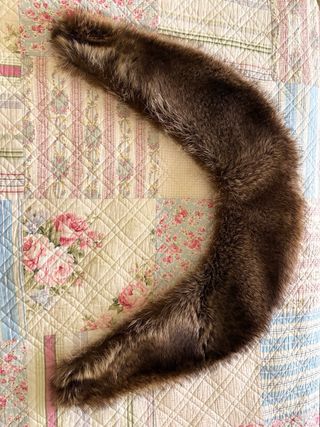 Cuellos de piel marrón el precio es por los dos