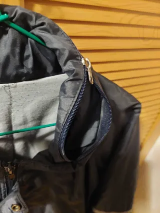 Chubasquero caballero negro