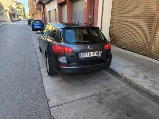 Opel Astra 2011
