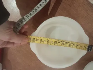 Eleganti ciotole in plastica bianca