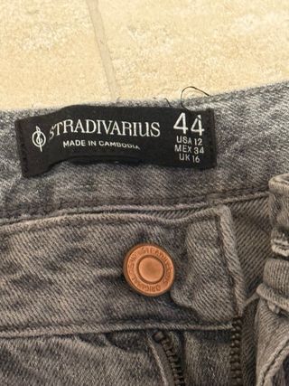 Pantalón vaquero gris Stradivarius T.44