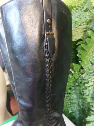 Stivali alti in pelle neri da donna