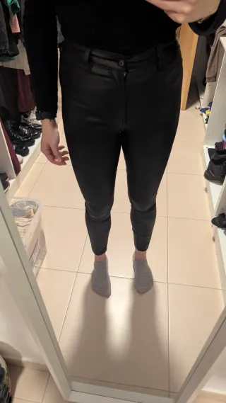 Pantalones pitillo efecto piel Talla S/M