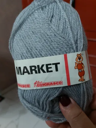 4 gomitoli lana morbida grigio