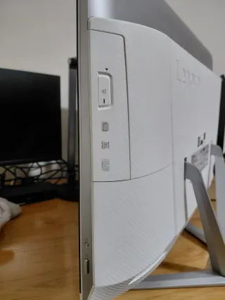 Lenovo IdeaCentre AIO