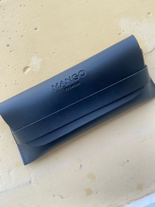 Occhiali da sole tartaruga con lenti verdi