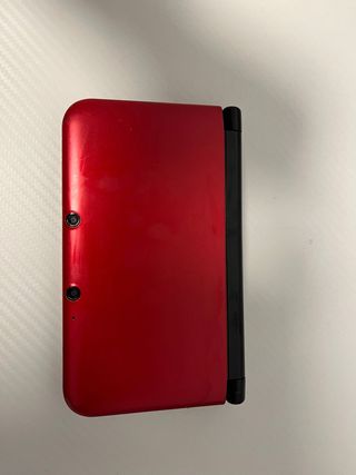 Nintendo 3DS rossa + Custodia + 3 Giochi + caricabatterie