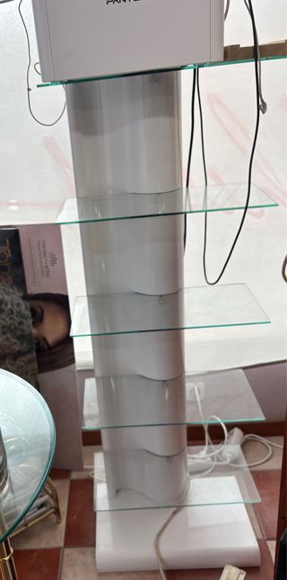 Estantería de cristal moderna