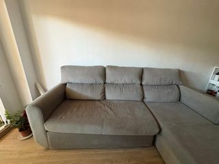 Sofá chaiselong de tela beige/gris