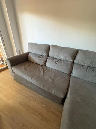 Sofá chaiselong de tela beige/gris