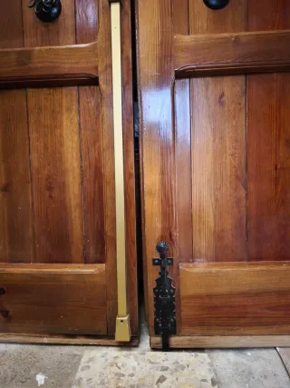 Puerta Exterior Madera con Forja