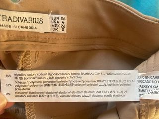 Pantalón beige Stradivarius
