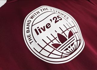 Chaqueta Adidas x Oasis Rojo burdeos y Blanca