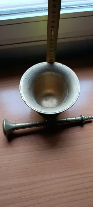 Antiguo almirez-mortero bronce